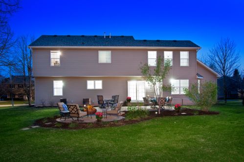 2424 Hidden Trail Ct, Spring Grove, IL 60081
