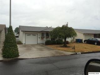 1573 King Way, Woodburn OR  97071-2741 exterior