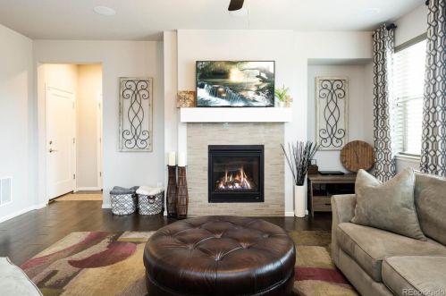 27205 Ottawa Dr, Aurora CO 80016-7542 exterior