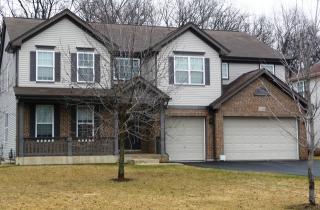5744 Red Oak Dr, Hoffman Estates IL  60192-4584 exterior