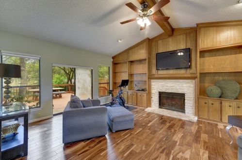 1517 Ben Crenshaw Way, Austin TX  78746-6163 exterior