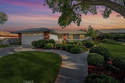 2302 Edam St, Lancaster, CA 93536-5757