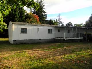 460 11th St, Raymond, WA 98577-2003