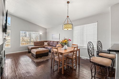 5162 Nepal Way, Aurora CO 80015-6403 exterior