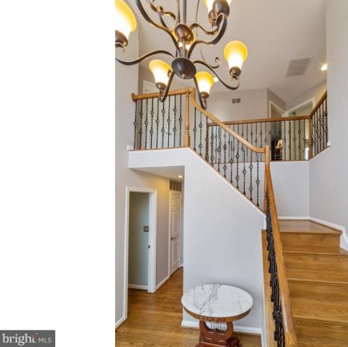 12103 Sandy Ct, Herndon, VA 20170-2439
