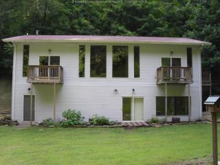 1562 Sugar Crk Dr, Charleston WV  25387-1338 exterior
