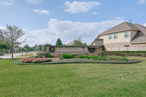 2213 Oak Circle Dr, Conroe TX  77301-3165 exterior