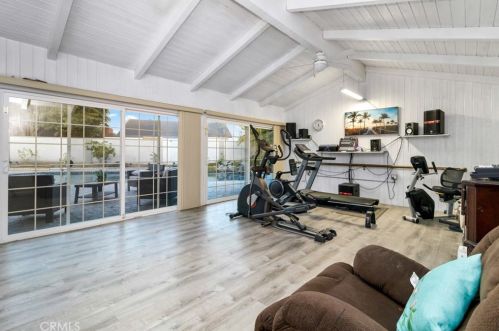 2550 Rowland Ave, Anaheim CA  92804-2271 exterior