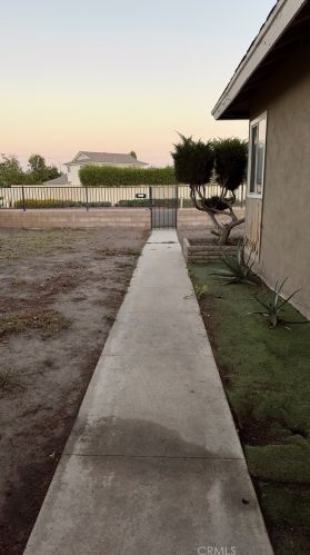 607 Dl Ave, Anaheim CA  92801-1302 exterior