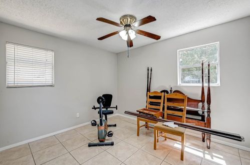 16723 Lk Cir, Conroe TX  77302-5343 exterior