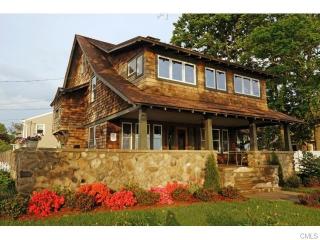 23 River Dr, Norwalk, CT 06855-2518
