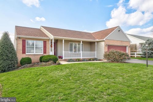 103 Summer House Ln, York, PA 17408-4286