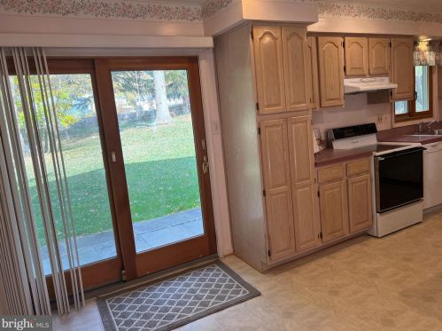 616 Piping Rock Dr, Silver Spring MD 20905-5863 exterior