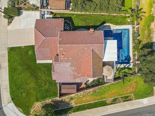 6880 Rycroft Dr, Riverside CA  92506-5317 exterior