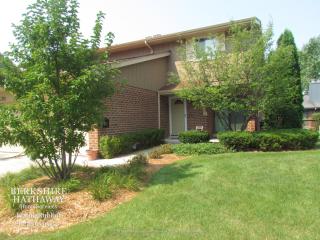 1464 Blackburn St, Wheaton, IL 60189-7638