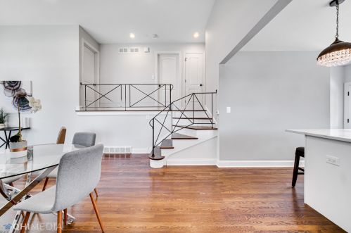 8632 Olcott Ave, Niles IL  60714-2022 exterior