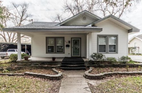 615 Avenue J, Crowley LA  70526-4511 exterior