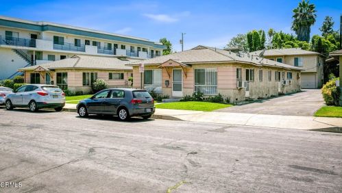 139 Beachwood Dr, Burbank, CA 91506-2171
