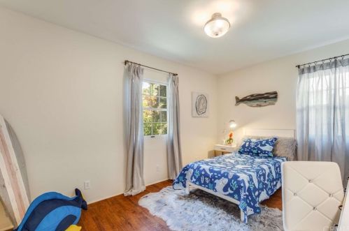 2911 Sycamore Ave, Glendale CA 91201-1154 exterior