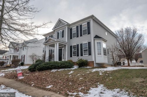 240 Davis St, Charles Town WV  25414-4458 exterior