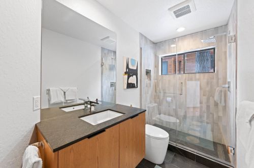 737 Conifer, Truckee CA  96161-3942 exterior
