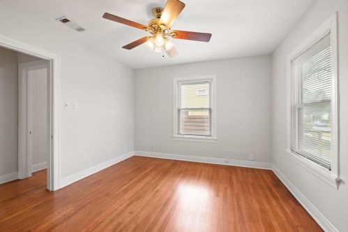 906 43rd St, Austin TX  78751-4405 exterior