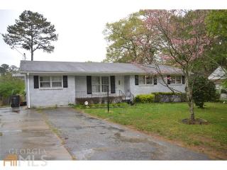 2829 Ben Hill Rd, Atlanta GA  30344-1915 exterior