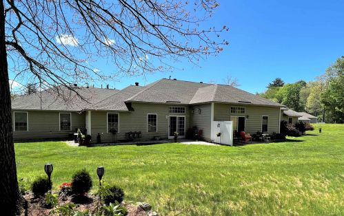 12 Lantern Ln, Kingston, NH 03848-3256