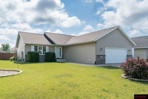 145 Waynesborough Way, Mankato, MN 56001-6457