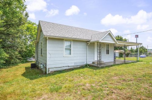 720 Lee Ave, Festus, MO 63028-2168