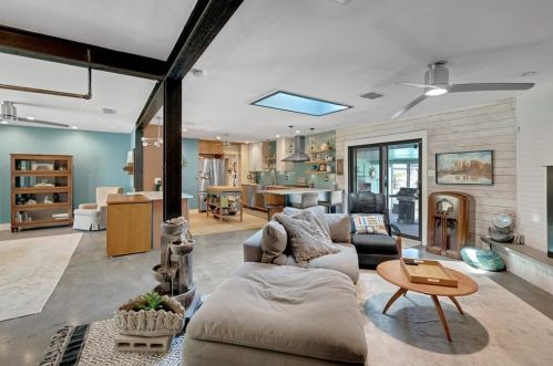 906 Applegate Dr, Austin, TX 78753-3904
