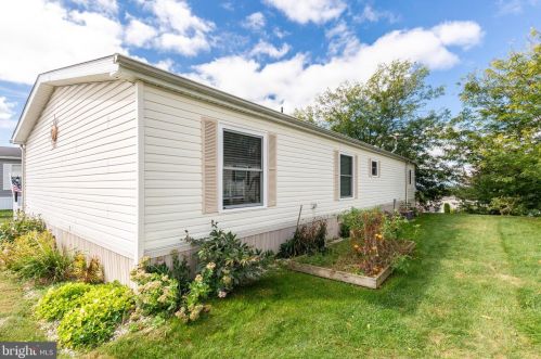 24 Raptor Dr, Hanover PA 17331-8159 exterior