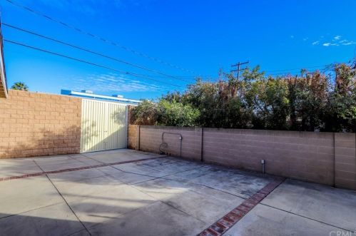 320 Ash St, Anaheim CA  92805-4315 exterior