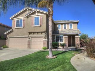 8425 Monique Ct, Riverside, CA 92508-6151