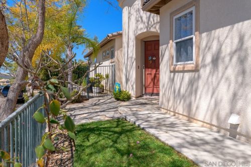 1544 Red Oak Ct, San Marcos, CA 92078-7996