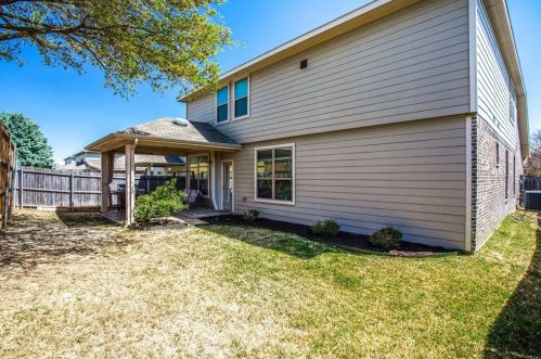 10437 Turning Leaf Trl, Fort Worth TX  76131-3981 exterior