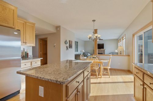 920 Drew Dr, Saint Paul MN  55129-6900 exterior