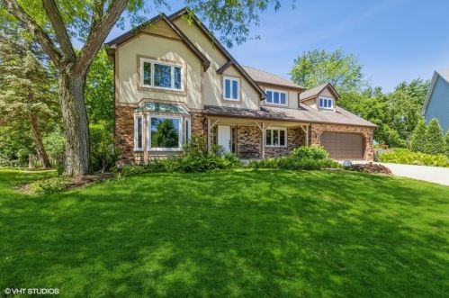 875 Okolona Ct, Naperville, IL 60540-6405