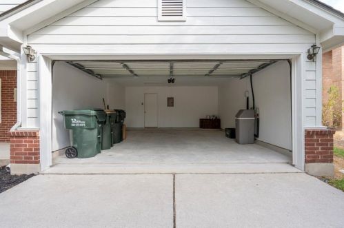 105 Rodeo Cv, Uhland TX 78640-5577 exterior