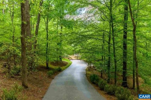 3044 Beau Mont Farm Rd, Charlottesville, VA 22901-8705