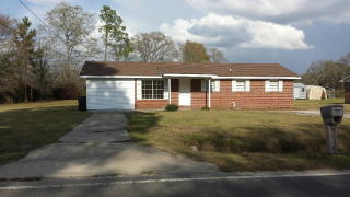 655 Beach Rd, Baxley, GA 31513-8789