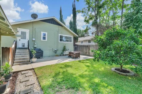 3055 Chestnut St, Riverside CA  92501-2411 exterior