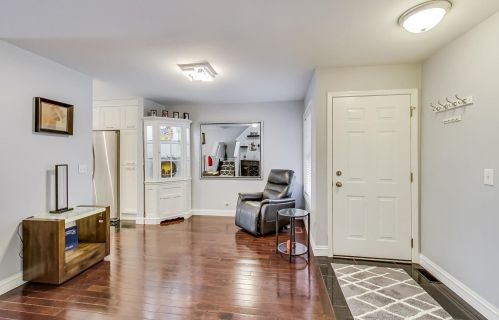 1030 Earls Ct, Palatine, IL 60067-0904