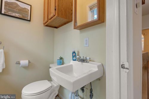 232 Walnut St, Lancaster PA  17602-2342 exterior