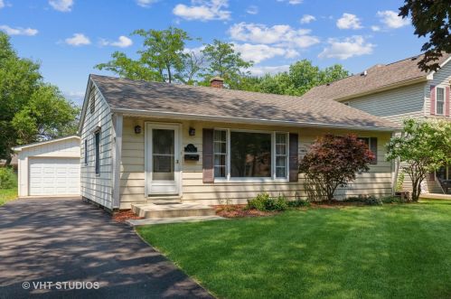 506 Golf Rd, Bull Valley, IL 60014-7125