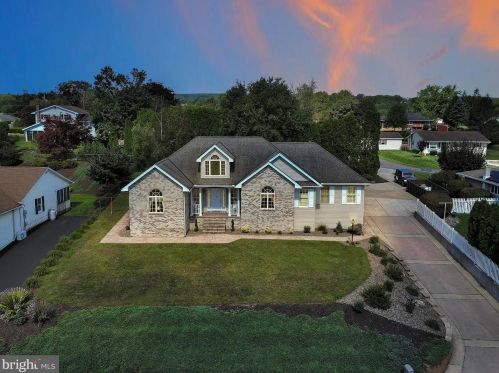 65 4th Ave, Primrose, PA 17901-9016