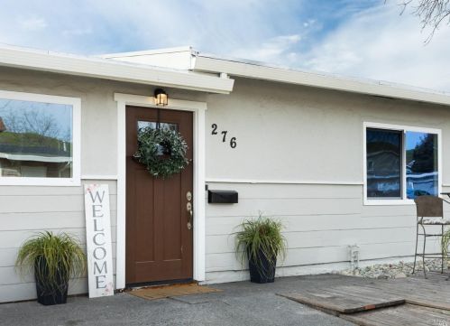 276 Circle Dr, Vacaville, CA 95688-2919