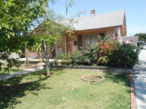 6739 72nd St, Paramount, CA 90723-4706
