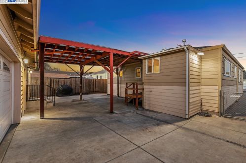 1381 Marybelle Ave, San Leandro CA 94577-2319 exterior