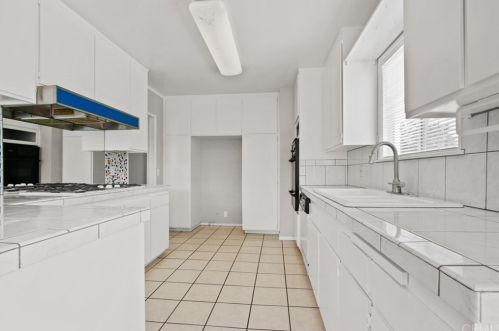 3112 Olinda Ln, Anaheim CA  92804-1721 exterior